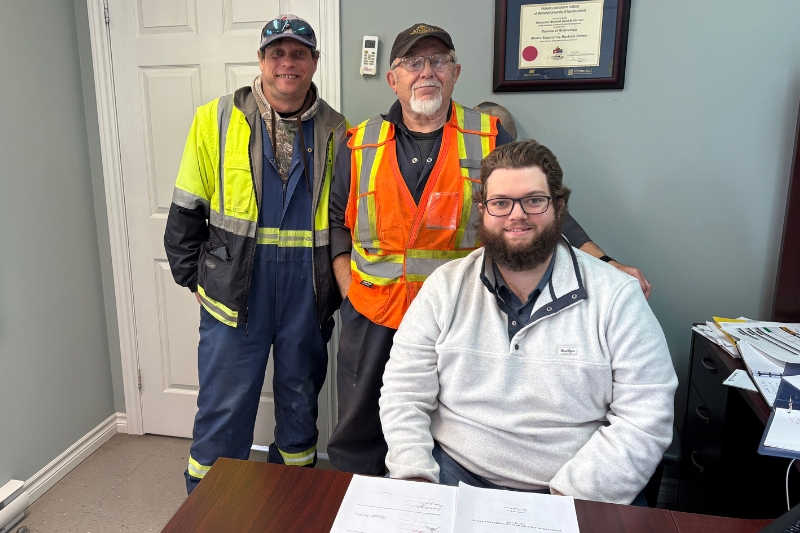 Local 1252 members at the Town of New Wes Valley ratify new contract